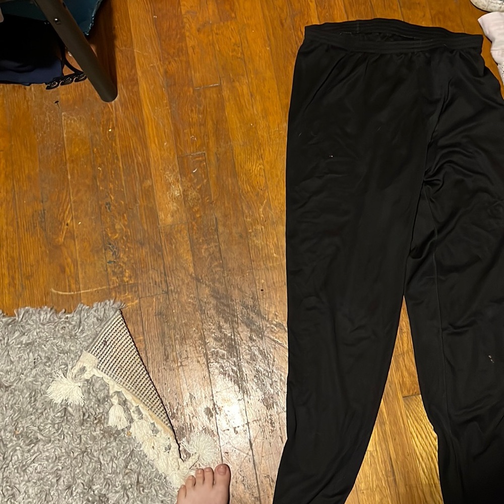 Size large mens jogging pants black, silky